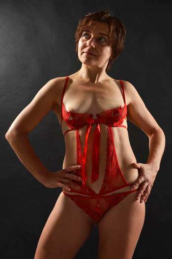 Neu Fotos bei Grande Dame Ophelia - Escort Ophelia mit neuen erotischen Bildern!