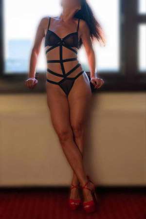Grande Dame Escort Maxina aus Linz