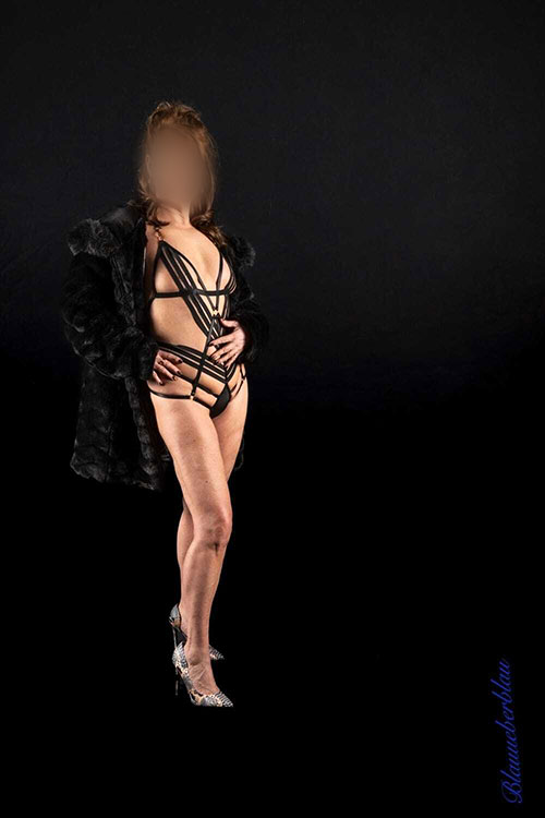 Grande Dame Escort Charlene